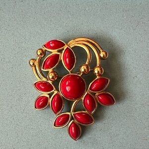 Vintage TRIFARI Gold Tone Faux Red Coral Stone Flower
Pin Brooch EUC